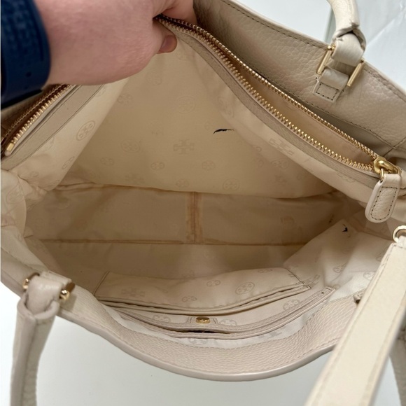 GUC Tory Burch Sarif T Ivory Leather Satchel / Crossbody - Picture 8 of 9